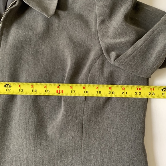 Sag Harbor stretch silver blazer, size 20 - Picture 9 of 9